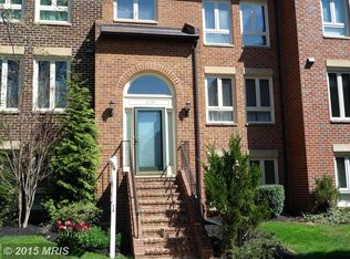 10124 Turnberry Pl, Oakton, VA 22124