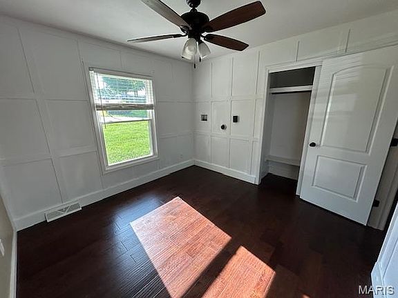 5th image of 1910 Sherwood Dr