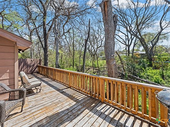 2nd image of 3811 River Oaks Cir