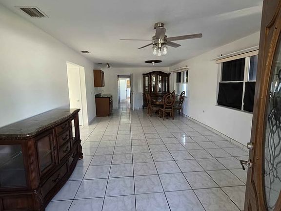 4th image of 33 Jenny Ln