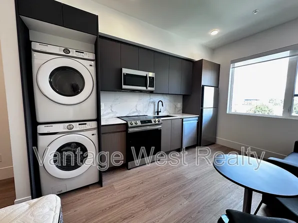 720 Klo Rd, Kelowna, BC