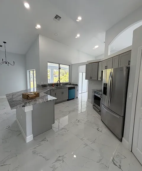 513 Truman Ave — Photo 9