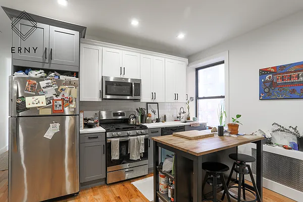 Rented by ERNY LLC | media 7