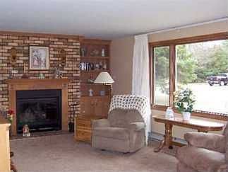 4th image of 800 E Breen Ave