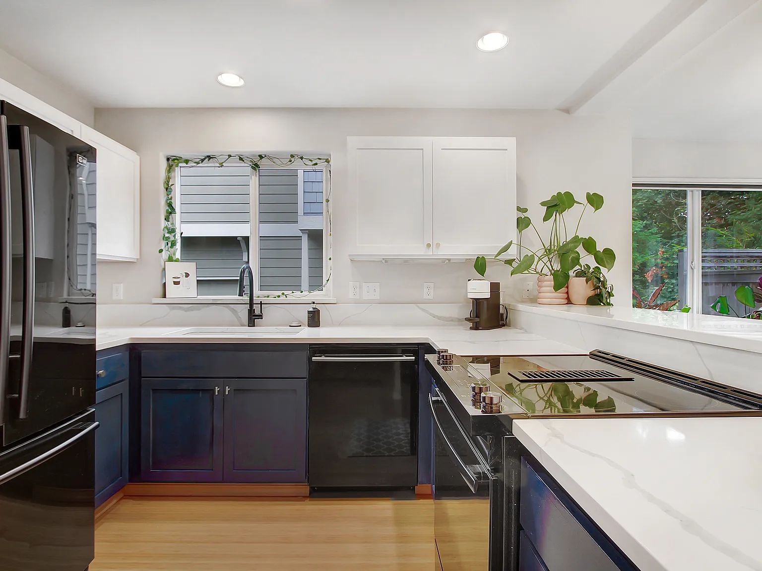 2 bed, 2.5 bath, 1250 sqft, $3,295 — Photo 3