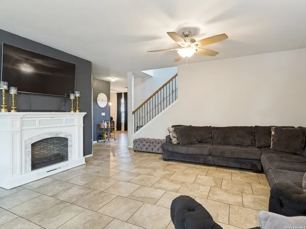 1630 Desert Candle, San Antonio, TX 78245