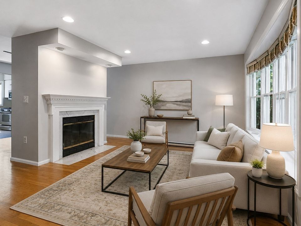 1st image of 8 Locust Ln #4