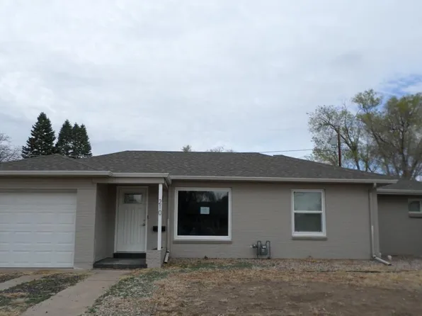 210 Creston Dr, Pueblo, CO 81004