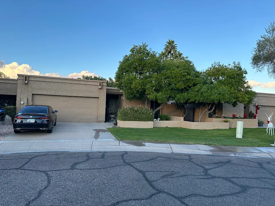 7908 E Solano Dr