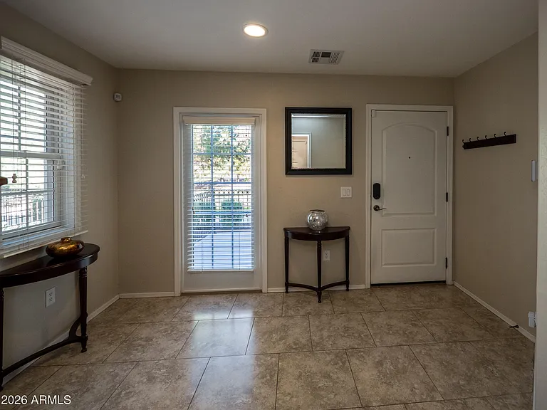 1628 E Canyon Creek Dr — Photo 3