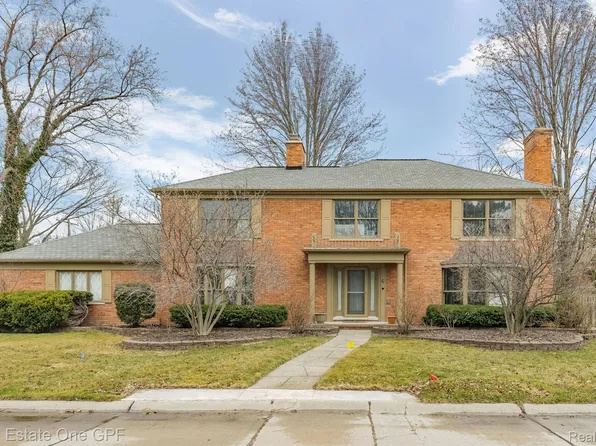 6 Elmsleigh Ln, Grosse Pointe, MI 48230
