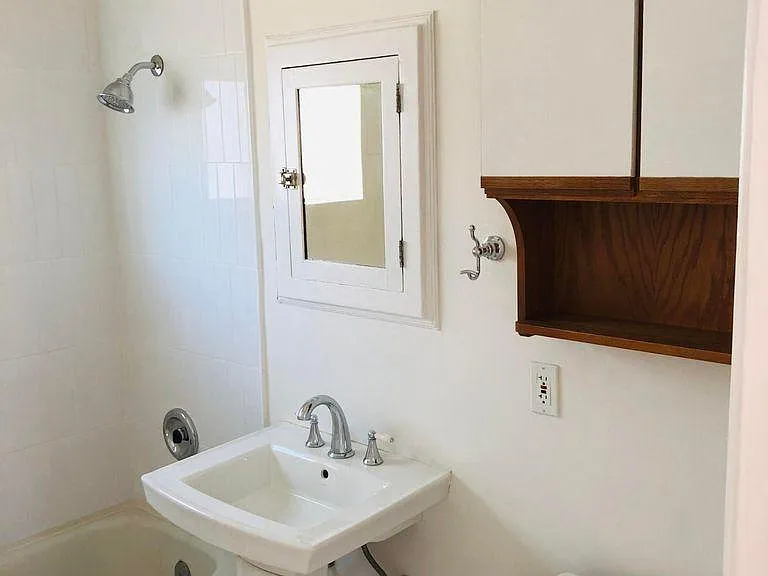 1139 E Palm Ln — Photo 10
