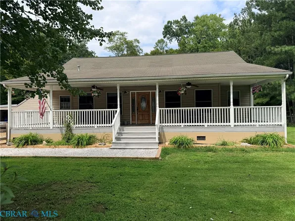10002 Buckskin Trl, Gloucester, VA 23061