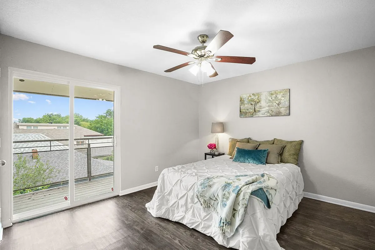 1 bed, 1.0 bath, 567 sqft, $900 — Photo 1