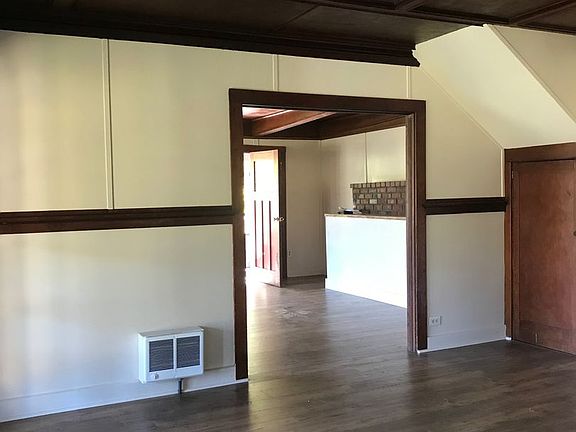 5th image of 934 Stanton Park Rd