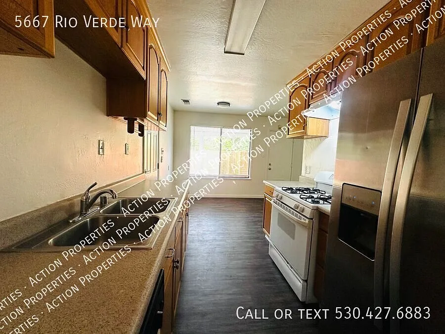 Just Reduced! Don't Miss This! 3-Bedroom North Highlands Home — Photo 2