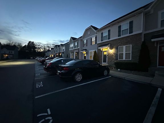 Exterior Neighborhood (street photo)