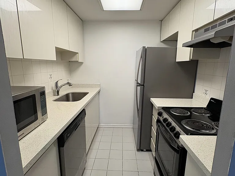 80 Charles St E #502 — Photo 10