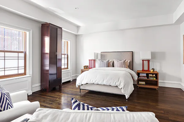 Sold by Compass | media 25