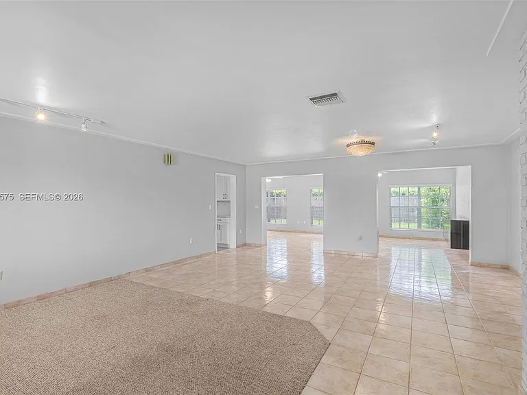 9075 SW 48th Ter — Photo 9