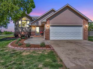 2321 Paddington Ave, Newton, KS 67114