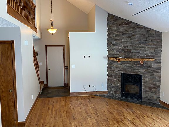 2nd image of 18903 Walnut Dr