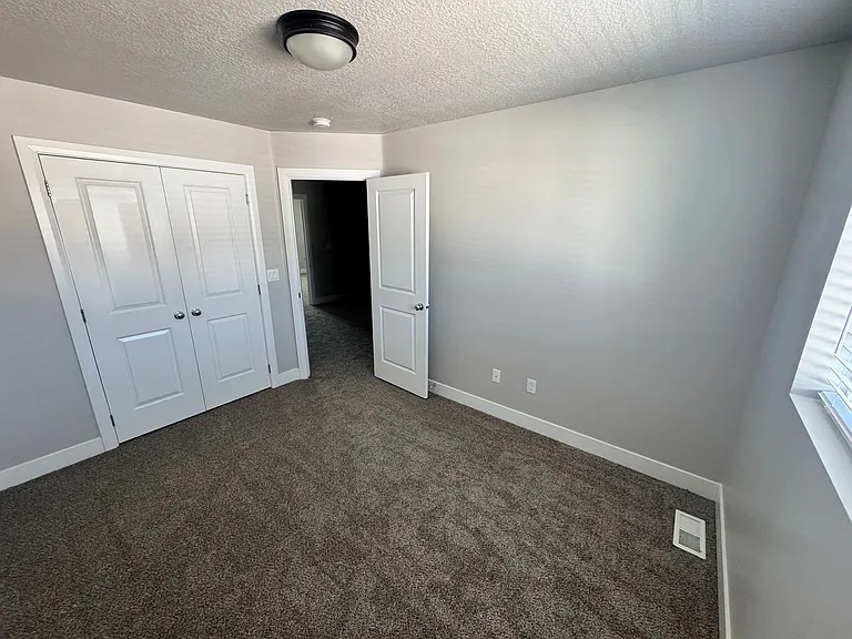 2087 N 325 W — Photo 12