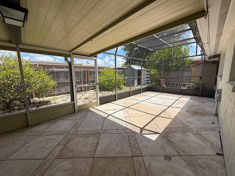 5817 10th Ave — Photo 12