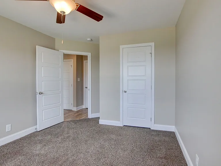 1121 Cardinal Creek Dr — Photo 53