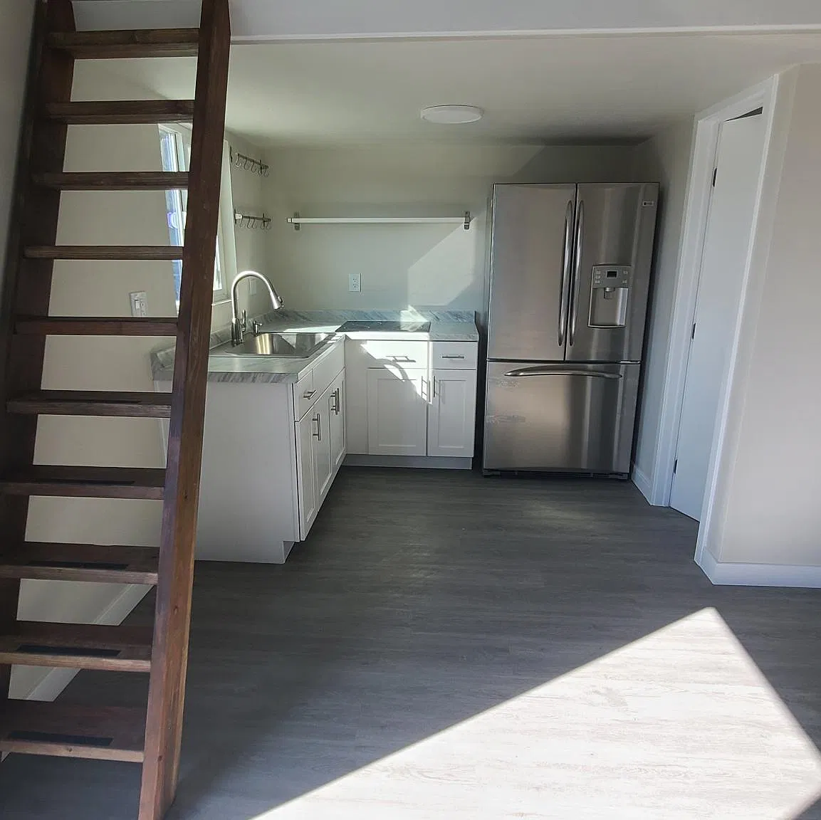 3765 Winona Ave — Photo 4