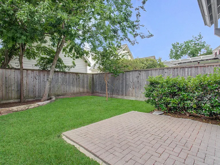 1512 Stuart St — Photo 39
