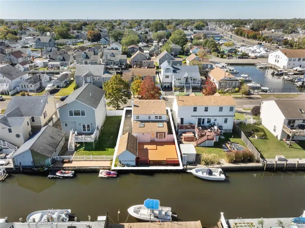 644 S 8th Street, Lindenhurst, NY 11757