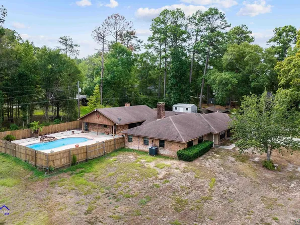 908 Denton Dr, Jasper, TX 75951