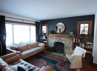 327 Washburn St, Elgin, IL 60123