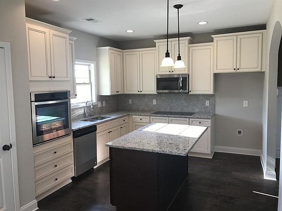 3rd image of 445 Reserve At Oakland