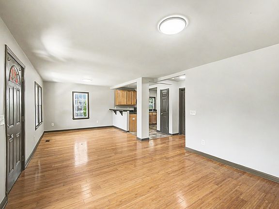 5th image of 1123 N 6th St