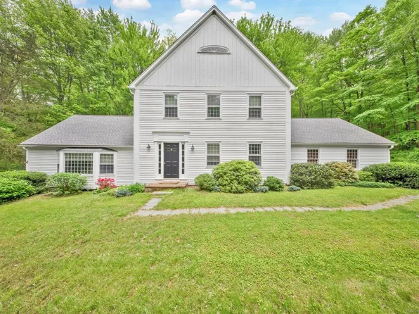 6 Cedar Circle, Newtown, CT 06470