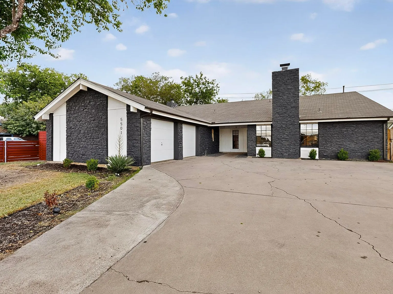 3 bed, 1127 sqft, $1,850 — Photo 3