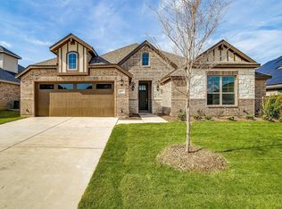 137 Trail Dr, Waxahachie, TX 75165
