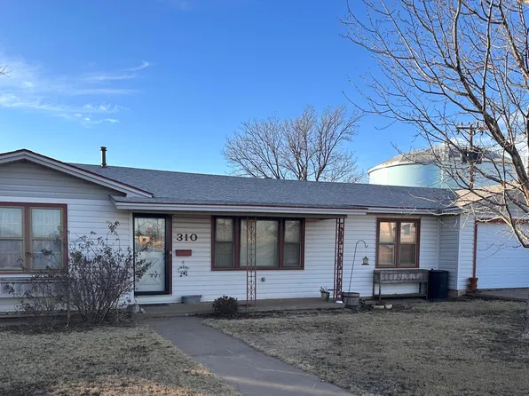 310 SW 10th St, Dimmitt, TX 79027