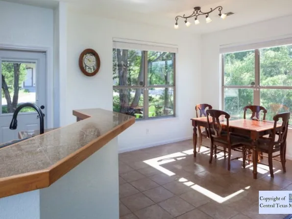 1711 Lake Blf, Canyon Lake, TX 78133