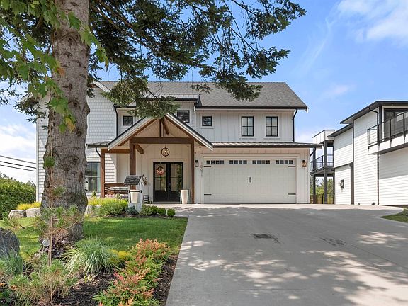3rd image of 10071 Parkwood Dr