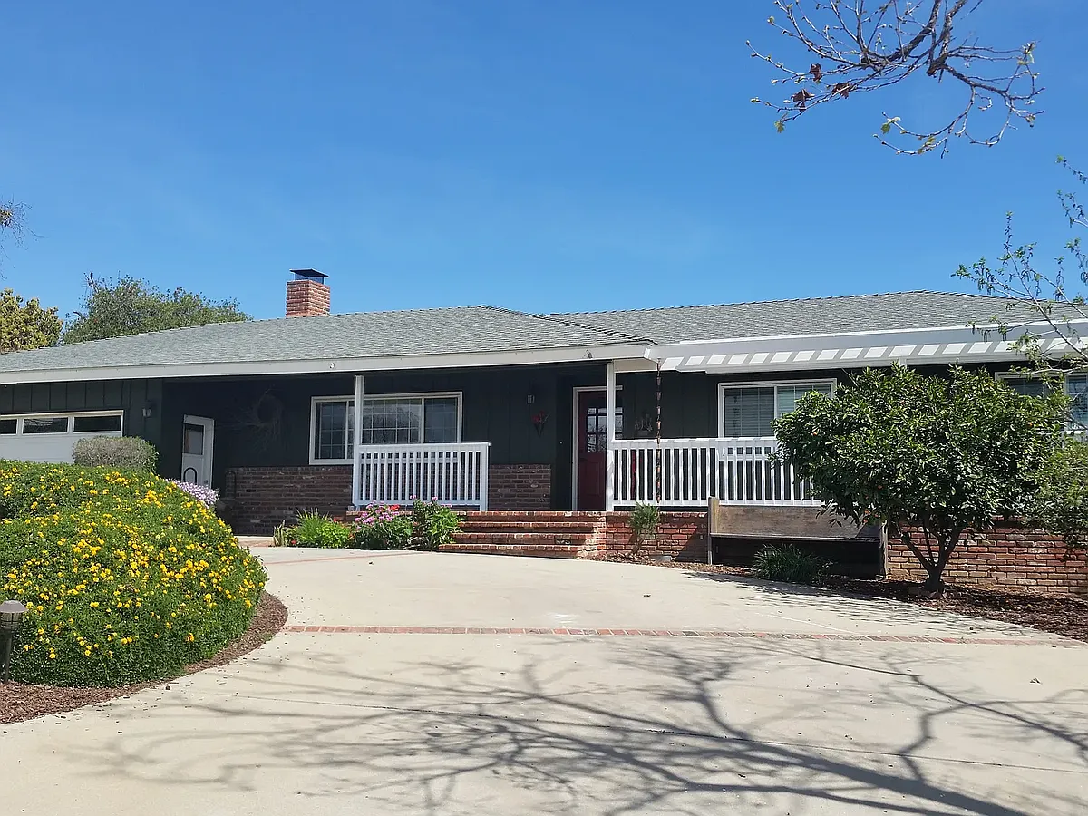 Building Photo - 1322 Morro Rd