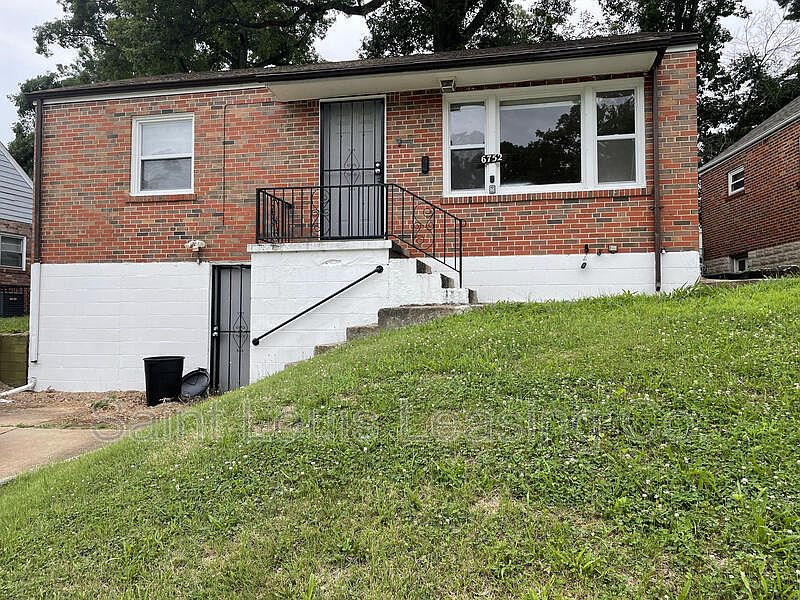 1st image of 6752 Kenwood Dr