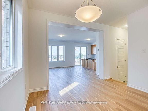 3rd image of 47 Routley St