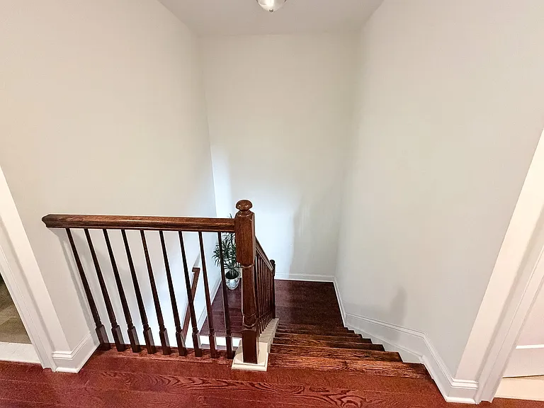 49 McCormick Ave S — Photo 15