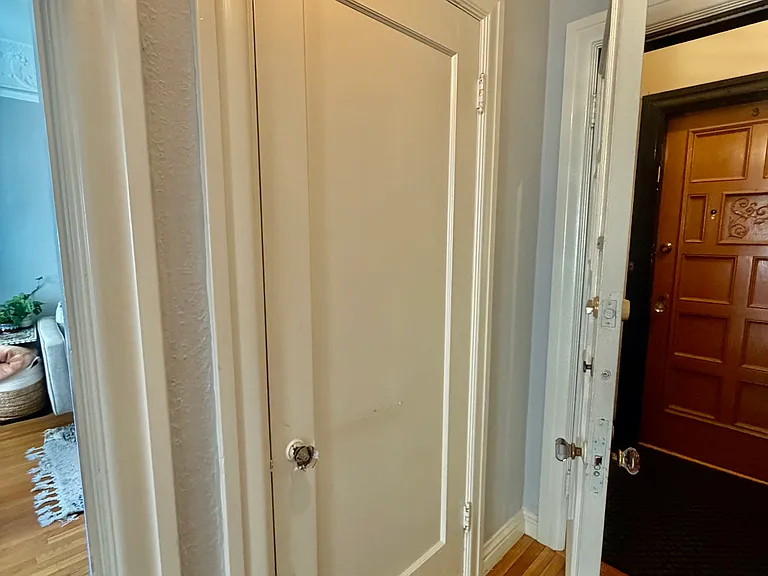 2335 Larkin St #32 — Photo 9