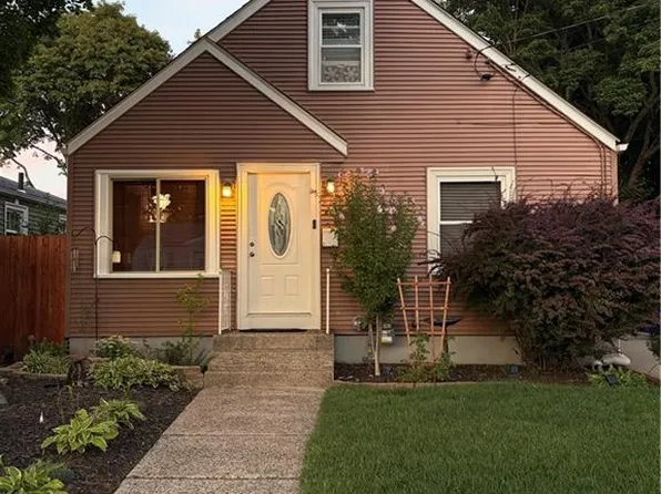 74 Pollard Ave, Pawtucket, RI 02861