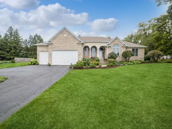 175 Duchess Ln, Hampshire, IL 60140