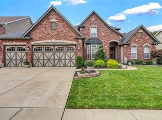 1045 Bridlewood Valley Point, High Ridge, MO 63049